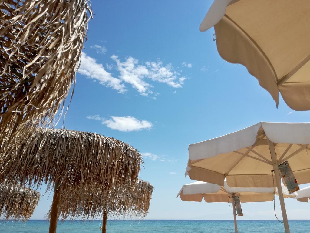 Beach Front Villa Nea Kallikrateia Ngoại thất bức ảnh